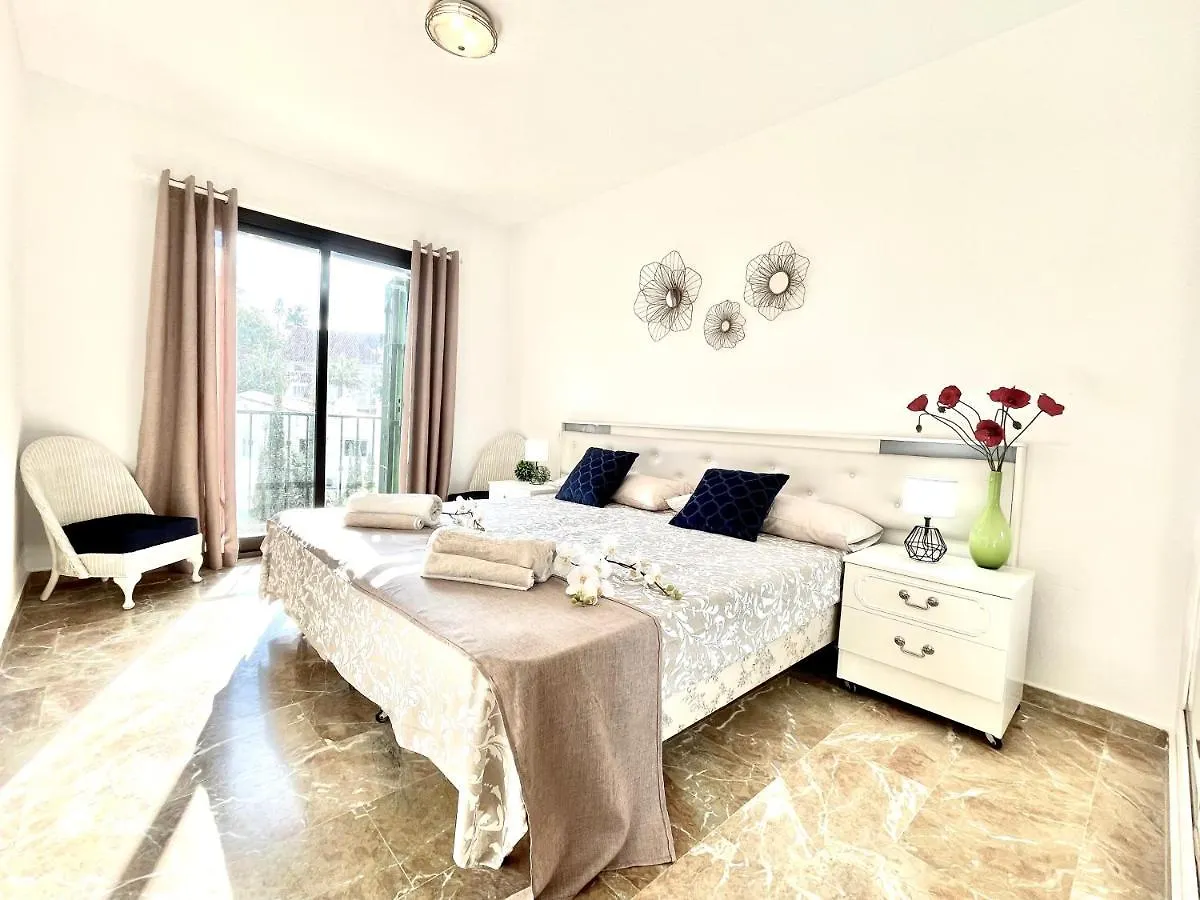 Riviera By The Beach 2 Bedroom Apartment Sitio de Calahonda 0*,  Spagna